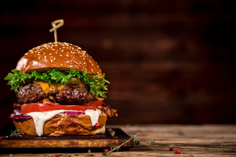 Herzhafter Laugenburger als Beispiel fuer Comfort and Cozy Pausensnacks