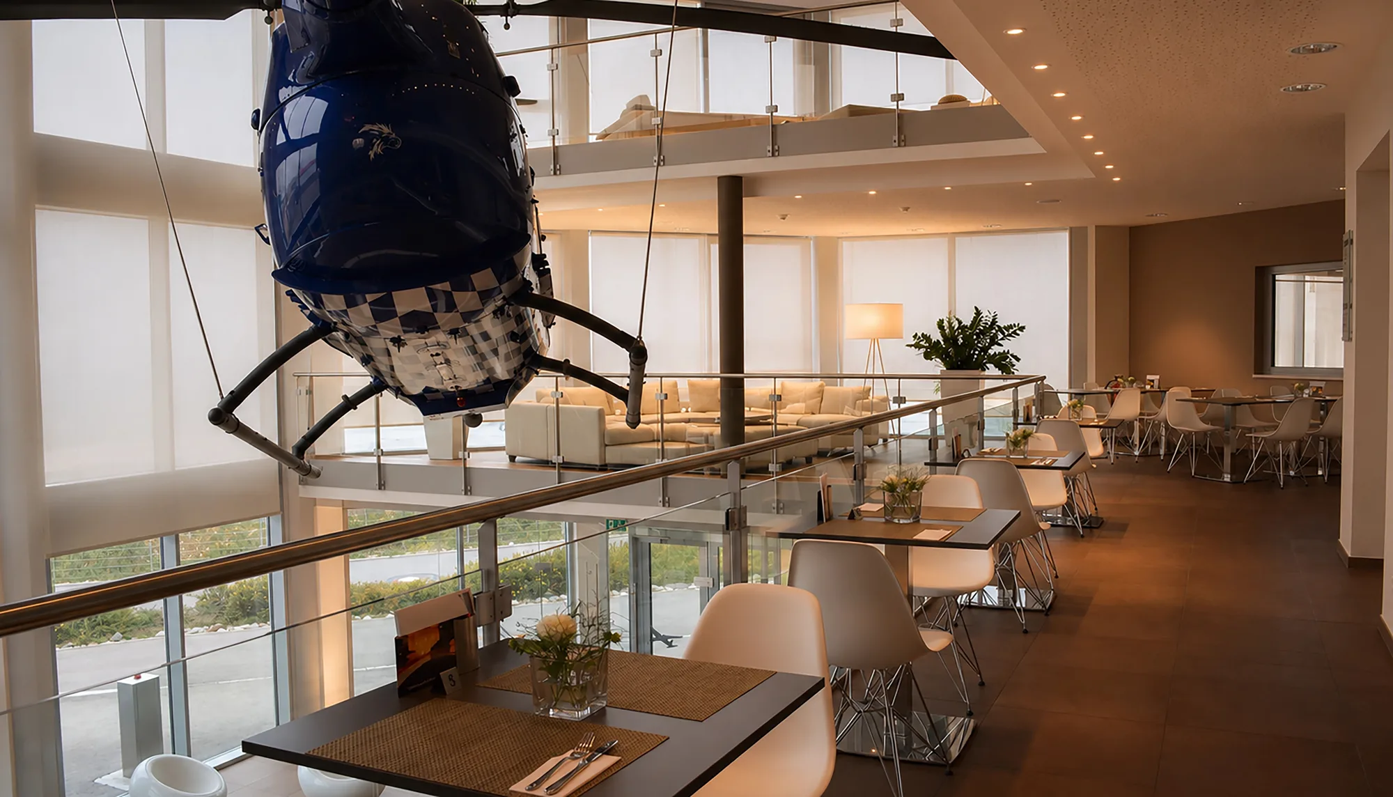 Lounge mit Blick auf die Fliegerei bei aircraft